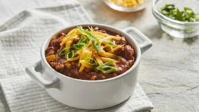 slow cooker chili recipe feature image