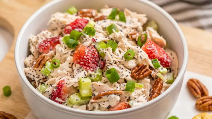 strawberry poppy seed pecan chicken salad feature image