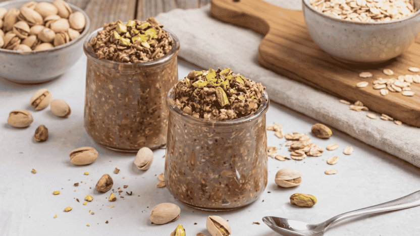 Chocolate Pistachio Overnight Oats
